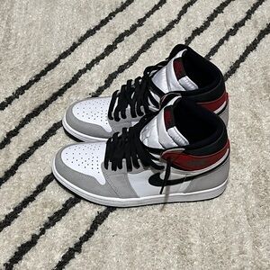 Air Jordan 1 Smoke Grey
